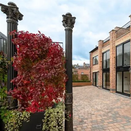 Buy this 3 bed townhouse on The Vape Centre in Gillygate, York