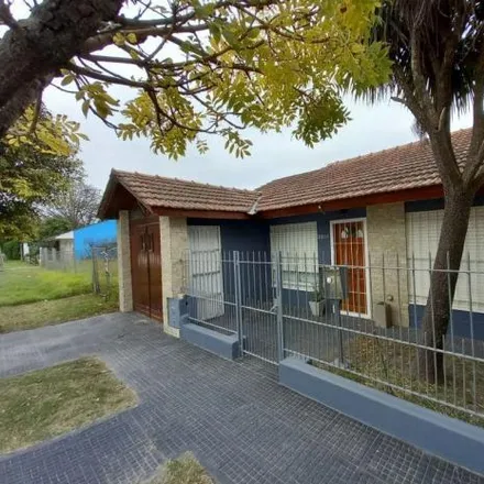 Image 2 - Toledo, Benito Juárez, Zacagnini, 7600 Mar del Plata, Argentina - House for sale