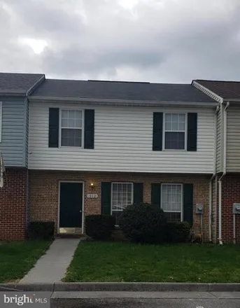 Rent this 3 bed townhouse on 598 Emily Lane in Frederick County, VA 22602