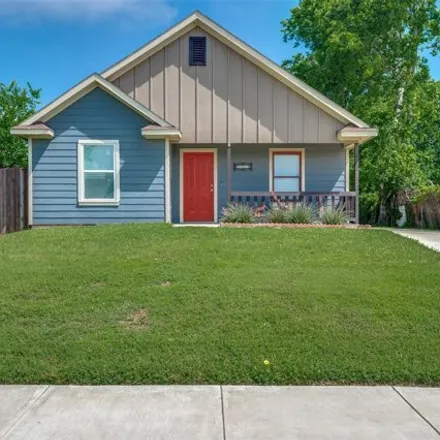 Buy this 3 bed house on 945 East Lowden Street in Fort Worth, TX 76104