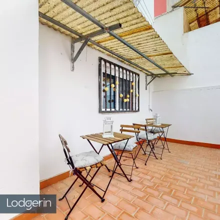 Rent this studio room on Carrer de Vidal de Blanes in 12, 46024 Valencia