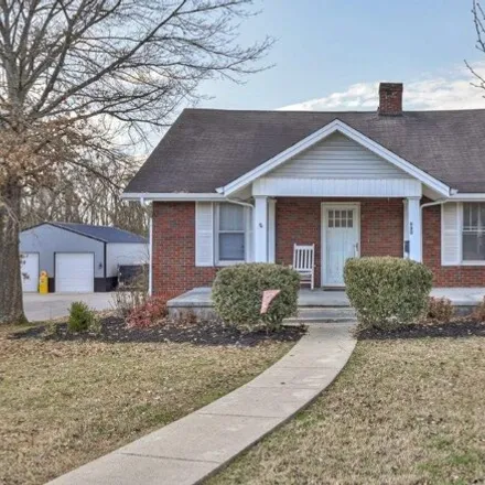 Buy this 3 bed house on 676 South Brittain Street in Shelbyville, TN 37160