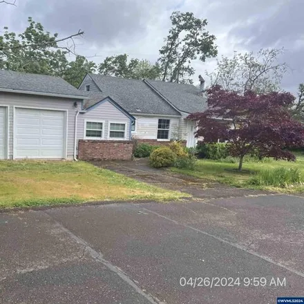 Buy this 2 bed house on 255 South View Place South in Salem, OR 97302