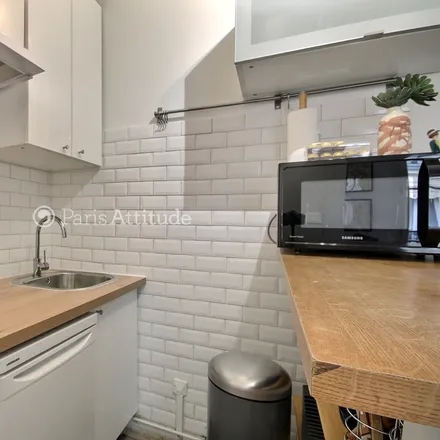 Image 6 - 3 Rue André Antoine, 75018 Paris, France - Apartment for rent