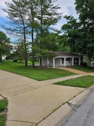 Rent this 3 bed house on 747 Westglen Village Drive in Ballwin, MO 63021