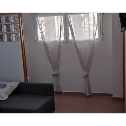 Image 2 - Avenida de Lisboa, 6, 28822 Coslada, Spain - Apartment for rent