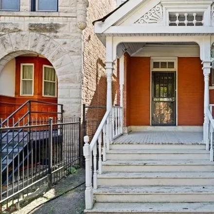 Image 3 - 425 East 42nd Street, Chicago, IL 60653, USA - House for sale