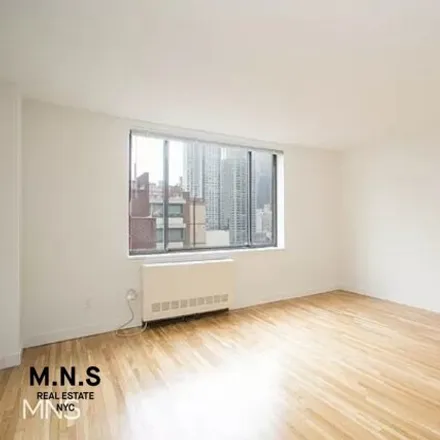 Image 4 - 345 W 30th St Apt 10A, New York, 10001 - House for rent