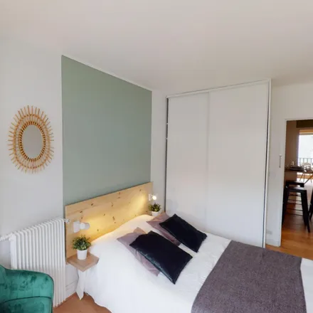 Rent this 4 bed room on 31 Rue d'Hautpoul in 75019 Paris, France