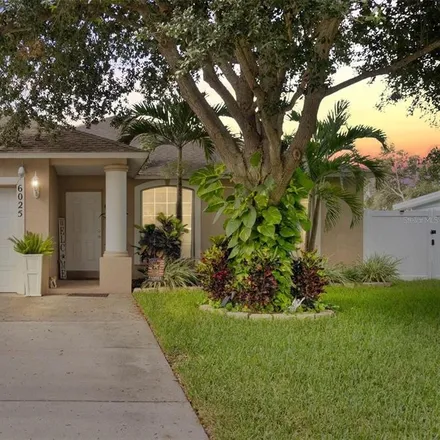 Buy this 3 bed house on 6024 112th Avenue North in Pinellas Park, FL 33782