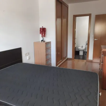 Rent this 2 bed apartment on Calle Guarnón in 18008 Granada, Spain