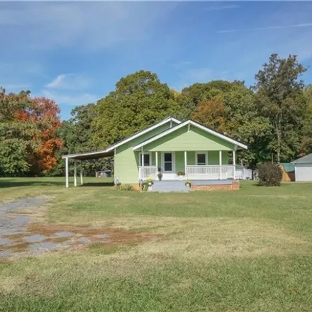 Buy this 2 bed house on 974 South Main Street in Randolph County, NC 27317