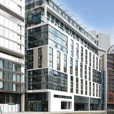 Rent this 3 bed room on 4 Merchant Square in London, W2 1AS