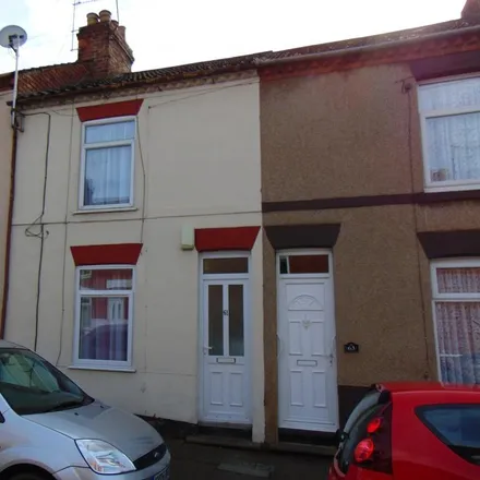 Rent this 3 bed townhouse on Northcote Street in Northampton, NN2 6BG