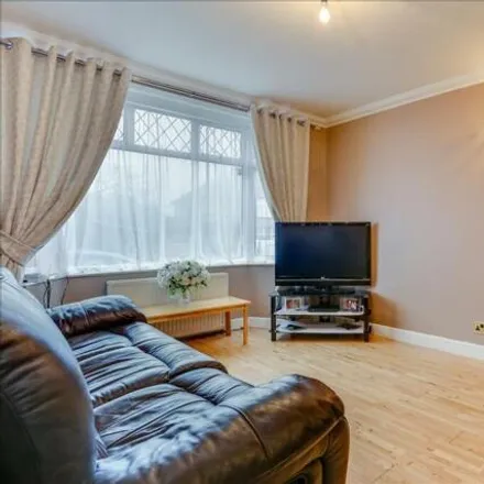 Buy this 3 bed duplex on Studland Road in London, W7 3RW