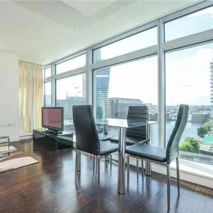 Rent this 1 bed room on Pan Peninsula in Pan Peninsula Square, Canary Wharf