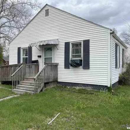 Buy this 2 bed house on 1027 South Sycamore Street in Centralia, IL 62801