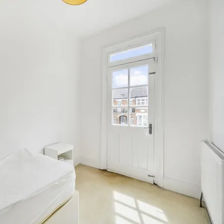 Image 9 - 81 Bramshot Avenue, Royal Standard, London, SE7 7LD, United Kingdom - Apartment for rent
