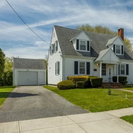 Buy this 3 bed house on 62 Francis Street in Fairhaven, MA 02719
