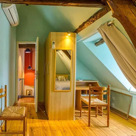 Rent this 3 bed house on Moulin de Creysse in Rue de l'Église, 46600 Creysse
