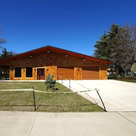 Buy this 5 bed house on 429 15th Avenue Northeast in Aberdeen, SD 57401