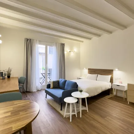 Rent this studio apartment on Carrer de Sant Antoni Abat in 33, 08001 Barcelona
