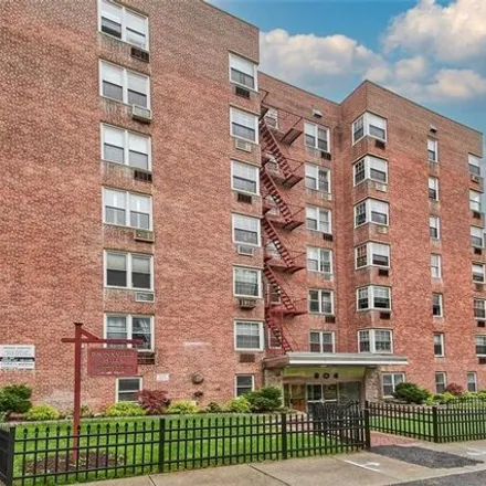 Buy this studio apartment on 804 Bronx River Road in City of Yonkers, NY 10708
