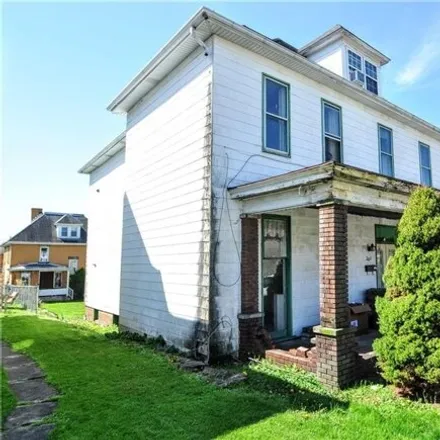Image 2 - 652 Vine Street, Connellsville, PA 15425, USA - House for sale