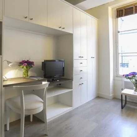 Rent this studio apartment on 55 Rue Charlot in 75003 Paris, France