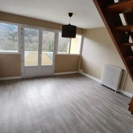 Rent this 3 bed apartment on 54 Rue Victor Hugo in 08500 Revin, France