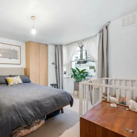 Image 9 - Nevill Road, London, N16 0SX, United Kingdom - Apartment for sale