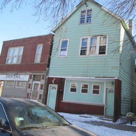 Rent this 3 bed duplex on 8303 South Brandon Avenue in Chicago, IL 60617