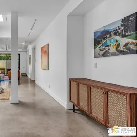 Image 2 - 1324 East Andreas Road, Palm Springs, CA 92262, USA - Condo for sale