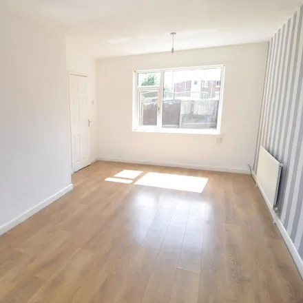 Image 2 - Wharncliffe Road, Sheffield, S35 4LH, United Kingdom - Duplex for rent