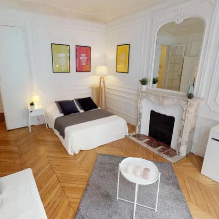 Rent this 5 bed room on 24 Rue du Renard in 75004 Paris, France
