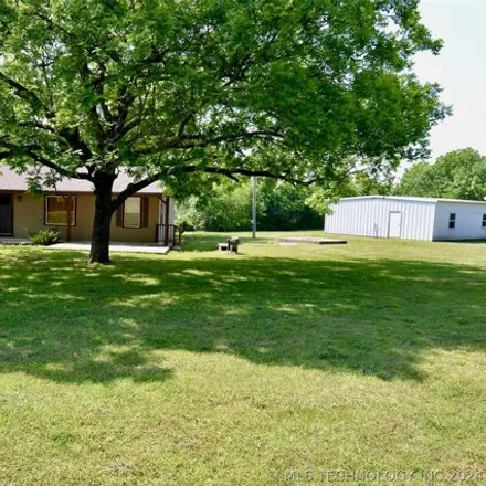 Buy this 3 bed house on 20999 South 280 Road in Morris, Okmulgee County