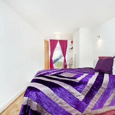 Image 7 - 358 Caledonian Road, London, N1 1DT, United Kingdom - Apartment for sale