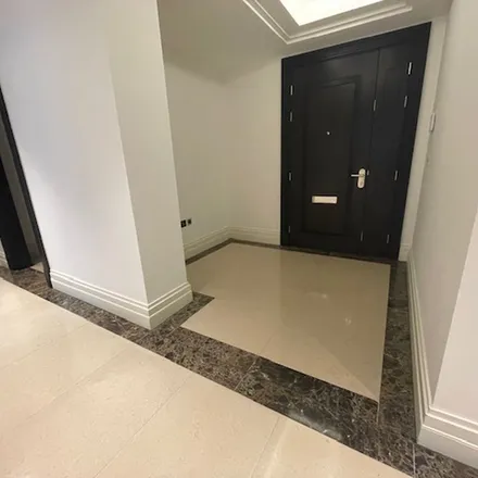 Image 2 - Boots, 426-427 Strand, London, WC2R 0QE, United Kingdom - Apartment for rent