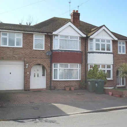 Rent this 5 bed duplex on Lodge Way in Ashford, TW15 3AH