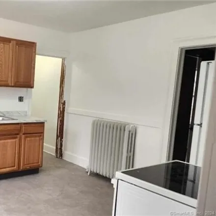 Image 3 - 339 Hillside Avenue, Hartford, CT 06106, USA - Apartment for rent