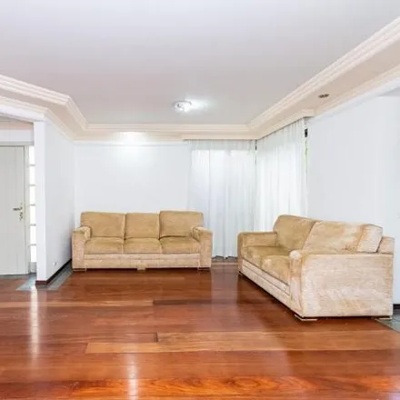 Rent this 4 bed house on Rua Professor Paulo d'Assumpção 38 in Jardim das Américas, Curitiba - PR