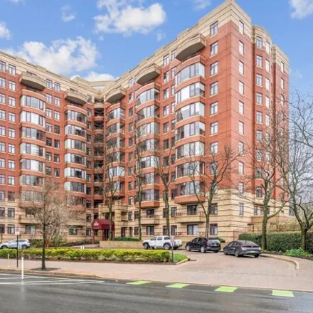 Buy this 1 bed condo on The Charleston in 2400 Clarendon Boulevard, Arlington