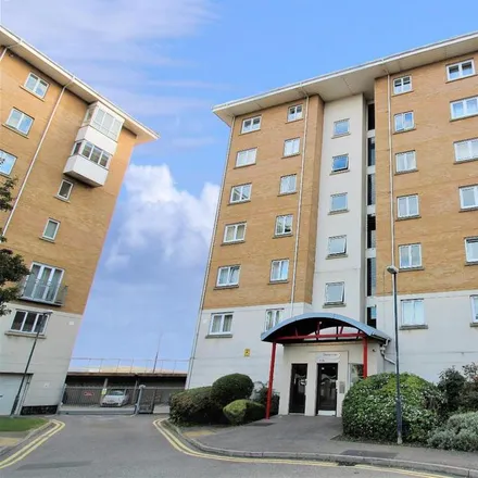 Rent this 2 bed apartment on Chichester Wharf in London, DA8 1BG