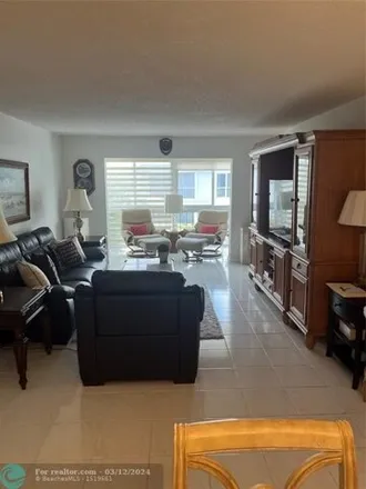 Image 3 - 5571 Bay Club Drive, Fort Lauderdale, FL 33308, USA - Condo for sale