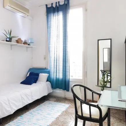 Rent this 7 bed room on ELISAVA in La Rambla, 30-32