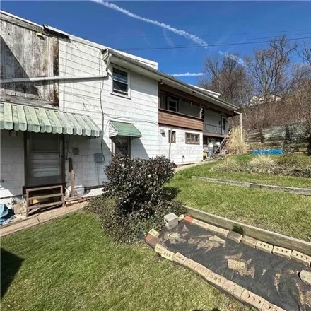 Image 5 - 517 Ridge Avenue, Stowe Township, Allegheny County, PA 15136, USA - House for sale