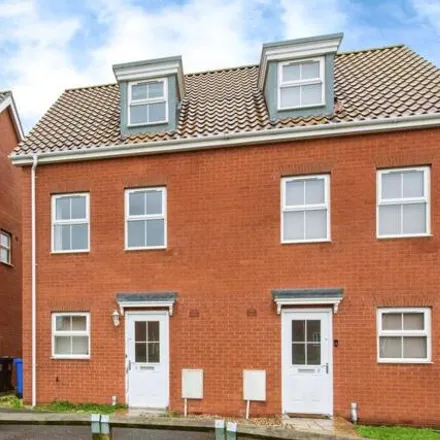 Buy this 3 bed townhouse on Smoke House View in Beck Row, IP28 8RS