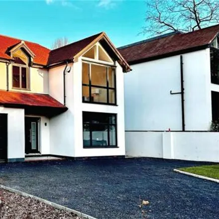 Buy this 5 bed house on Beaconfields in Sevenoaks, TN13 2NH