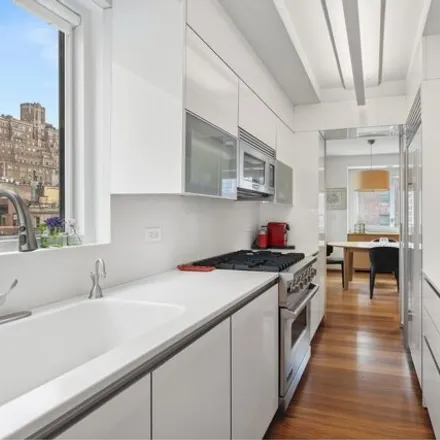 Image 3 - 20 East 68th Street, New York, NY 10065, USA - House for sale