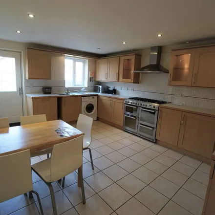 Rent this 5 bed apartment on 6 Beatrix Place in Bristol, BS7 0AE